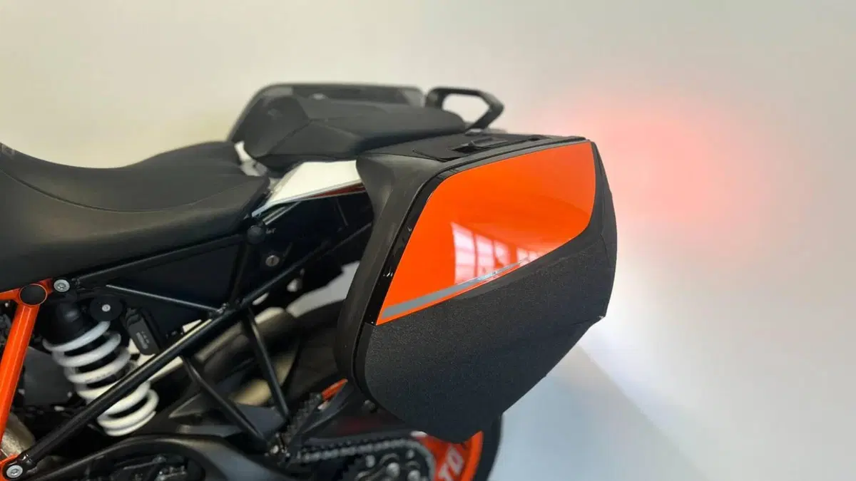 KTM 1290 Super Duke GT (2019 - 20)  (14)
