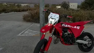 GASGAS MC 125 (2024)  (6)
