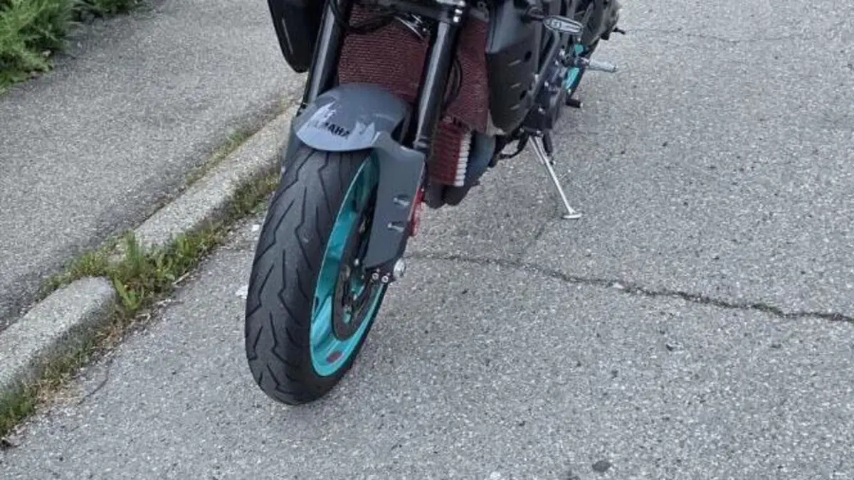 Yamaha MT-10 (2022 - 26)  (2)