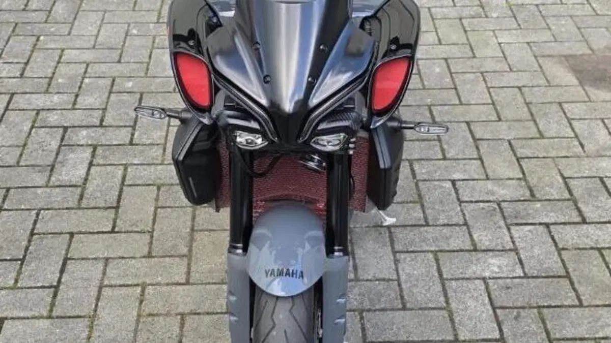 Yamaha MT-10 (2022 - 26)  (4)