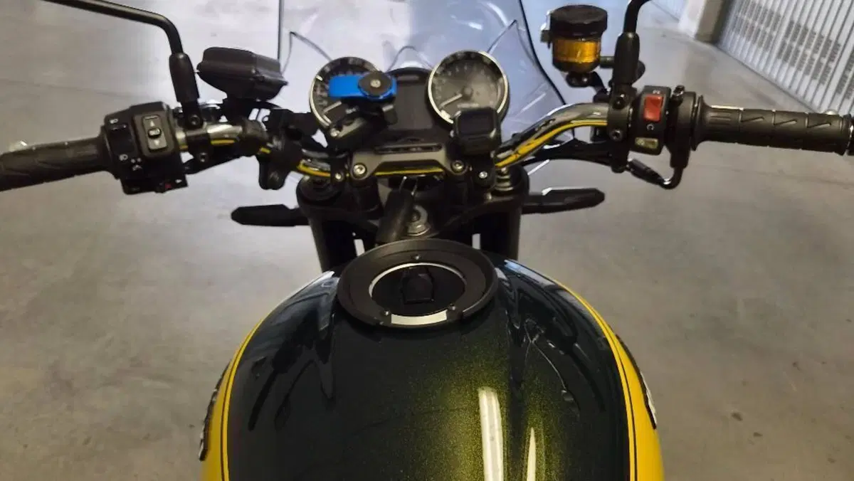 Kawasaki Z 900 RS (2022 - 25)  (6)