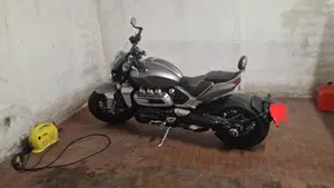 Triumph Rocket 3 R (2021 - 24)  (2)