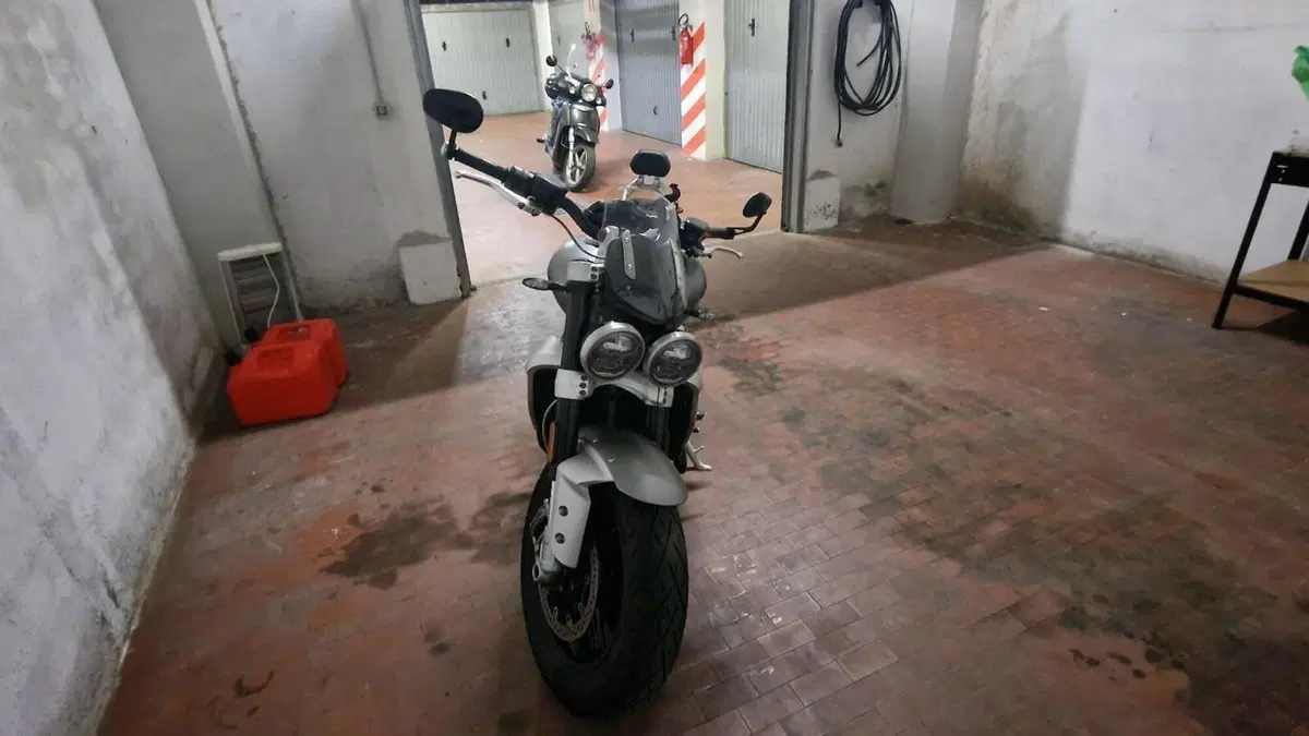 Triumph Rocket 3 R (2021 - 24)  (3)