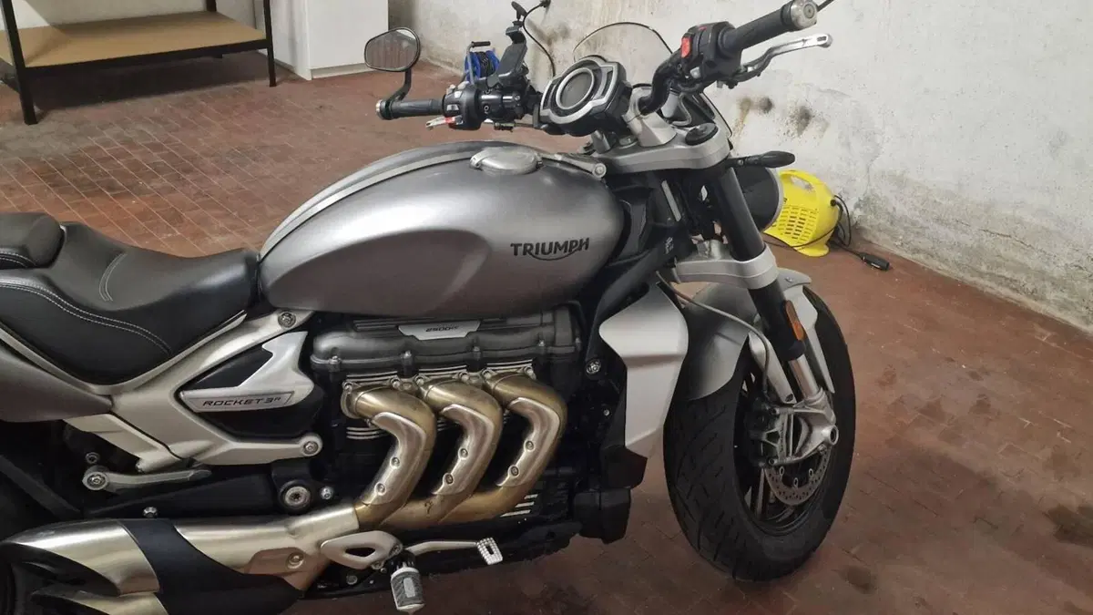 Triumph Rocket 3 R (2021 - 24)  (4)