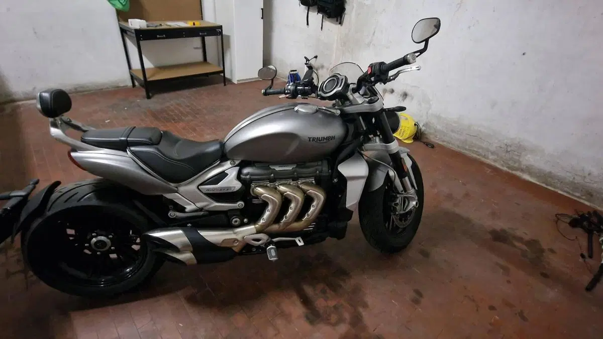 Triumph Rocket 3 R (2021 - 24)  (5)