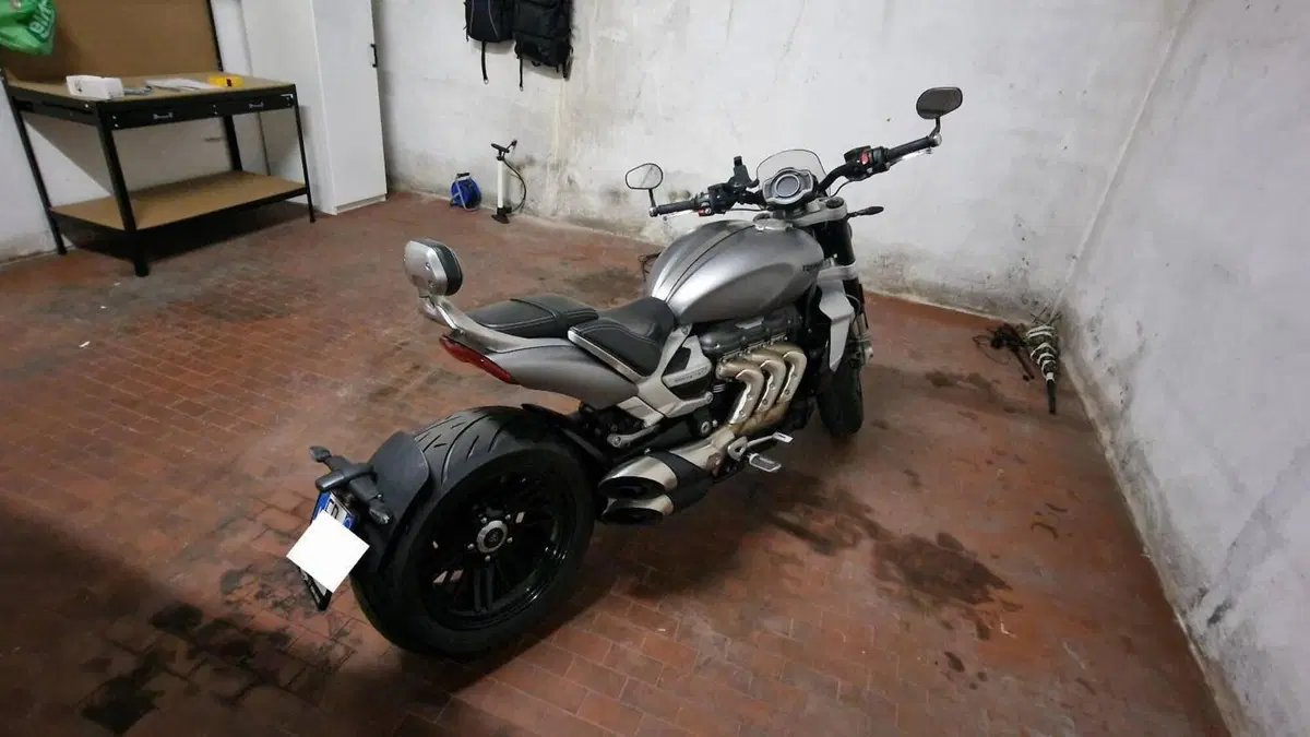 Triumph Rocket 3 R (2021 - 24)  (6)