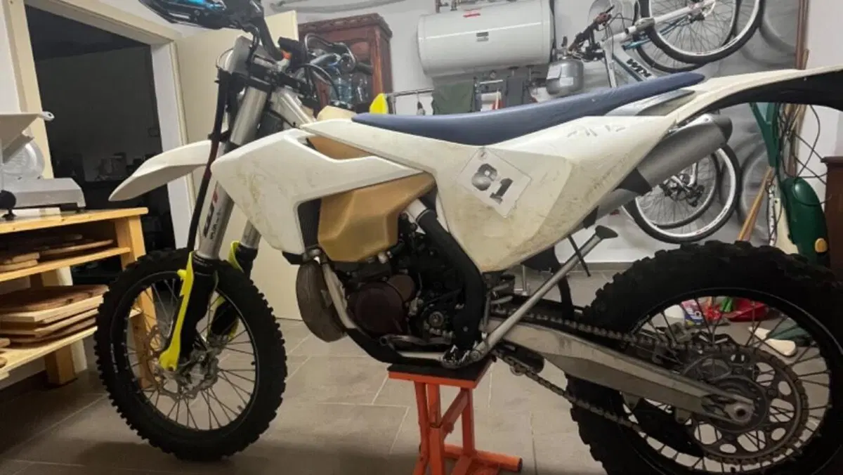 Husqvarna TE 250i (2018)  (2)