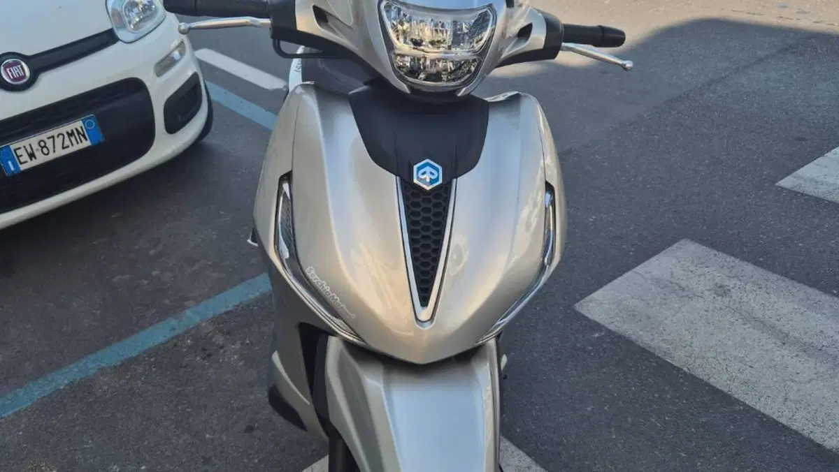 Piaggio Beverly 400 ABS-ASR (2021 - 24)  (2)