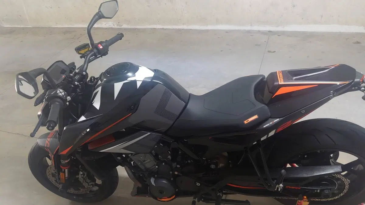 KTM 890 Duke (2021 - 23)  (4)