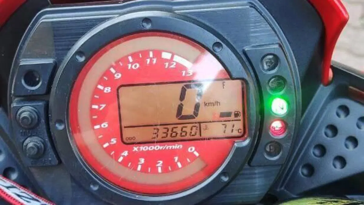 Kawasaki Z 750 (2003 - 06)  (6)
