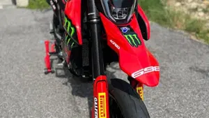 Ducati Hypermotard 698 Mono (2024 - 26)  (2)