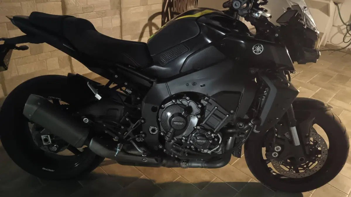 Yamaha MT-10 (2022 - 26)  (2)