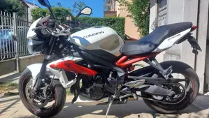 Triumph Street Triple R ABS (2013 - 17)  (2)