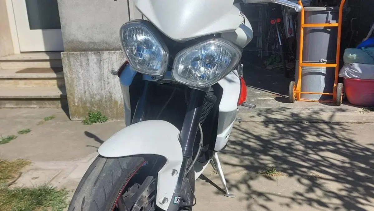 Triumph Street Triple R ABS (2013 - 17)  (3)