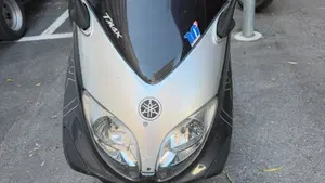 Yamaha T-Max 500 (2001 - 03)  (2)