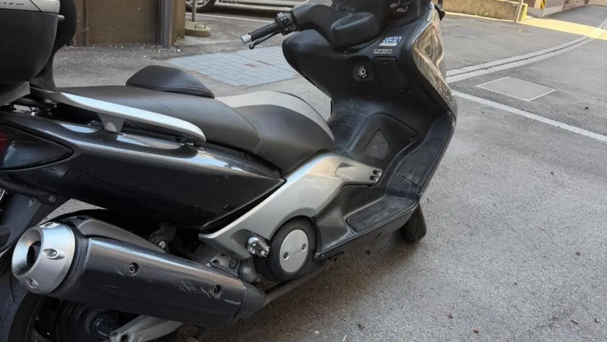 Yamaha T-Max 500 (2001 - 03)  (5)