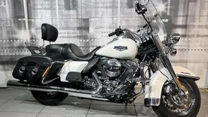 Harley-Davidson 1690 Road Glide Special (2013 - 16) 