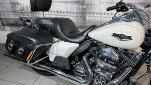 Harley-Davidson 1690 Road Glide Special (2013 - 16)  (5)