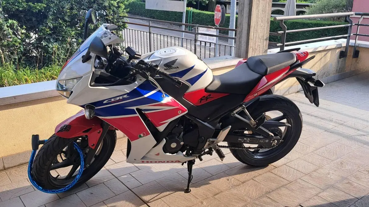 Honda CBR 300 R ABS (2014 - 17)  (2)