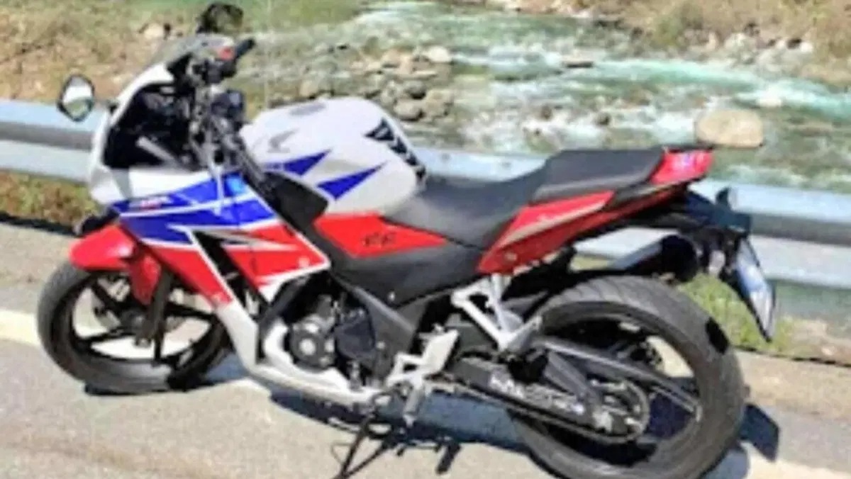 Honda CBR 300 R ABS (2014 - 17)  (4)