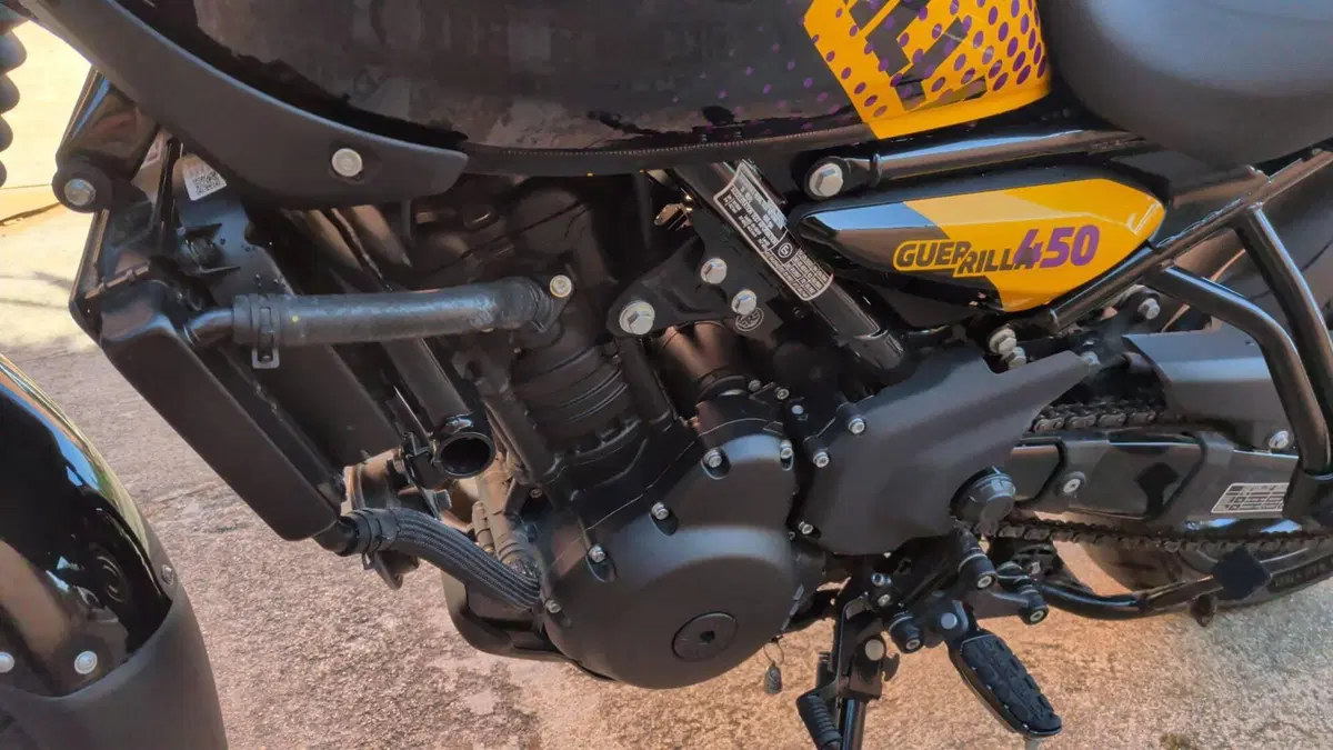 Royal Enfield Guerrilla 450 (2024 - 26)  (11)