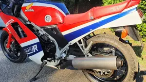 Honda VF 1000 F (1985 - 87)  (4)