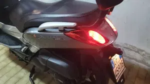Yamaha X-Max 250 (2007 - 09)  (2)