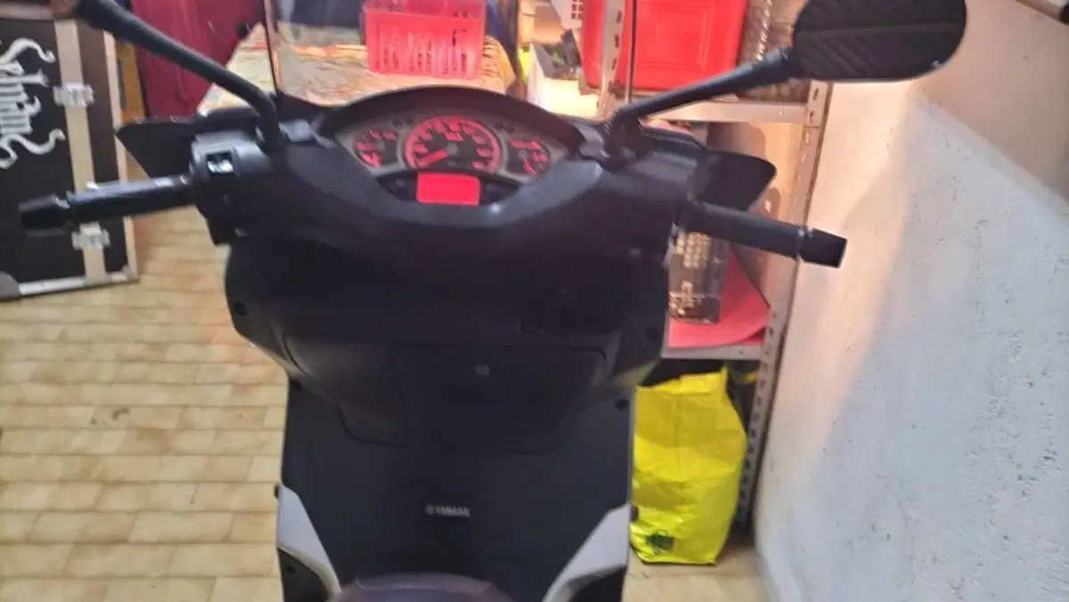 Yamaha X-Max 250 (2007 - 09)  (3)