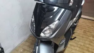 Yamaha X-Max 250 (2007 - 09)  (6)