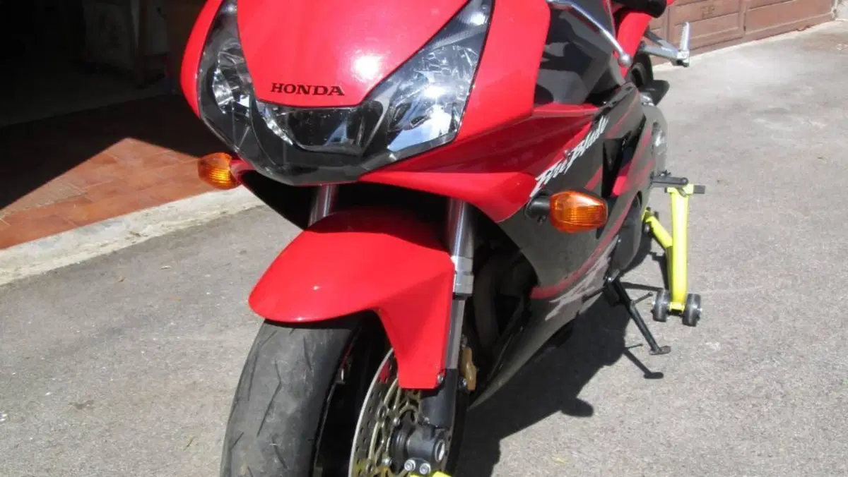 Honda CBR 900 RR Fireblade (2002 - 04)  (2)
