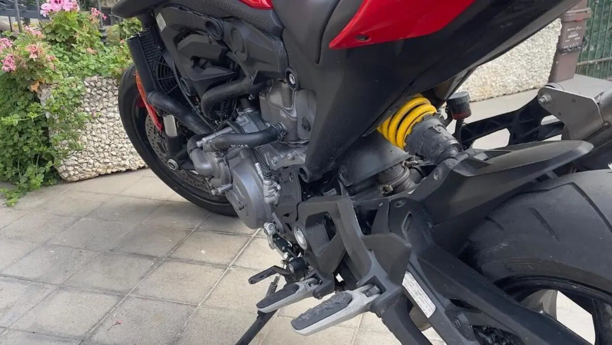 Ducati Monster 937 (2021 - 25)  (2)