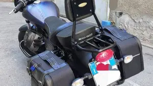 Moto Guzzi V9 Bobber (2018 - 20)  (3)