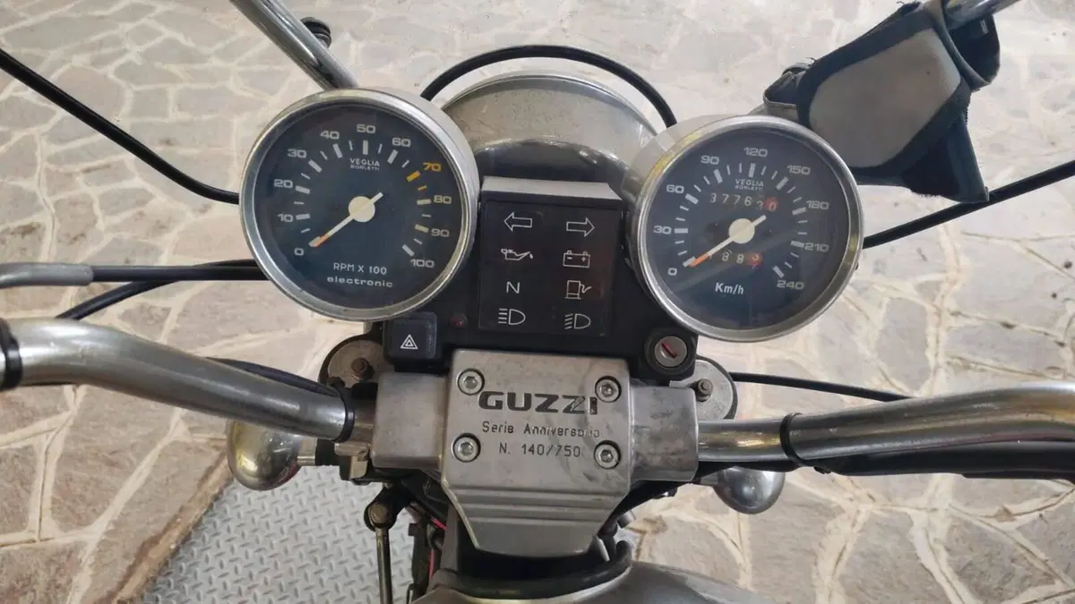 Moto Guzzi   (6)