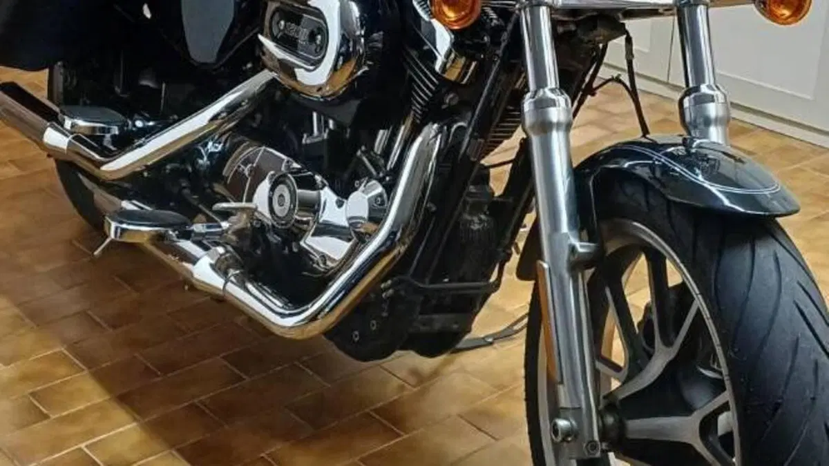 Harley-Davidson 1200 SuperLow (2014 - 16) - XL 1200T  (2)