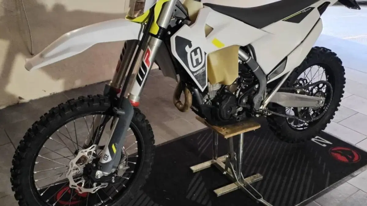 Husqvarna FE 250 (2022)  (3)