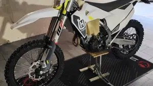 Husqvarna FE 250 (2022)  (3)
