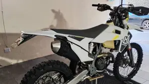 Husqvarna FE 250 (2022)  (4)