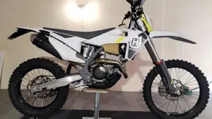Husqvarna FE 250 (2022)  (2)