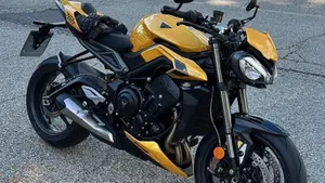 Triumph Street Triple 765 RS (2023 - 26) 