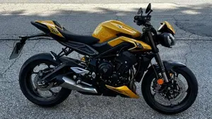 Triumph Street Triple 765 RS (2023 - 26)  (2)