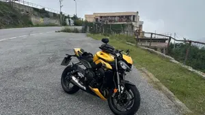 Triumph Street Triple 765 RS (2023 - 26)  (8)