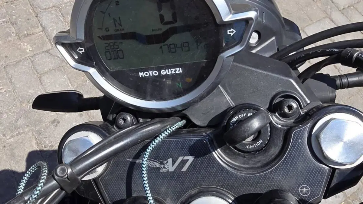 Moto Guzzi V7 Stone (2021 - 24)  (5)