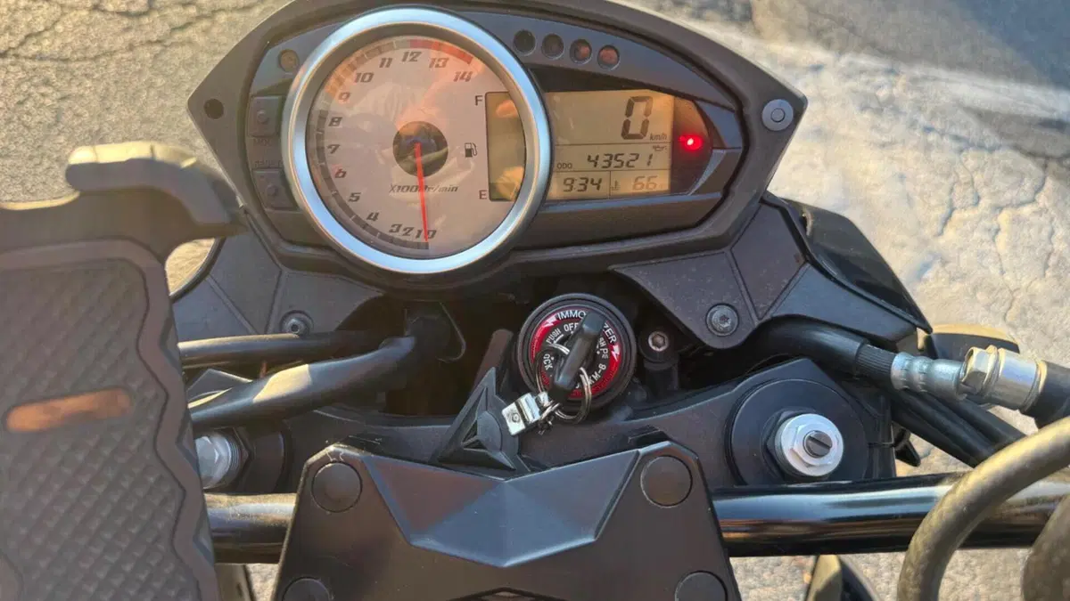 Kawasaki Z 750 (2007 - 14)  (6)