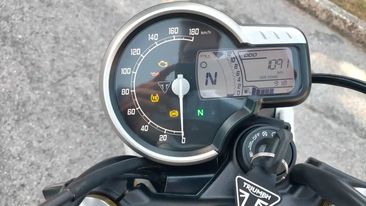 Triumph Scrambler 400 X (2024 - 26)  (2)