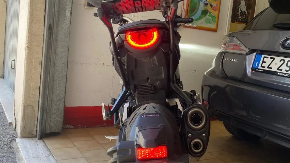 Honda CB 1000 R Black Edition (2021 - 25)  (10)