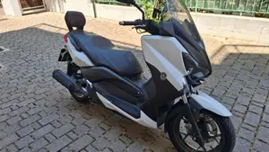 Yamaha X-Max 250 ABS (2014 - 16)  (4)