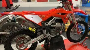 Honda CRF 300RX Enduro Special (2024)  (5)