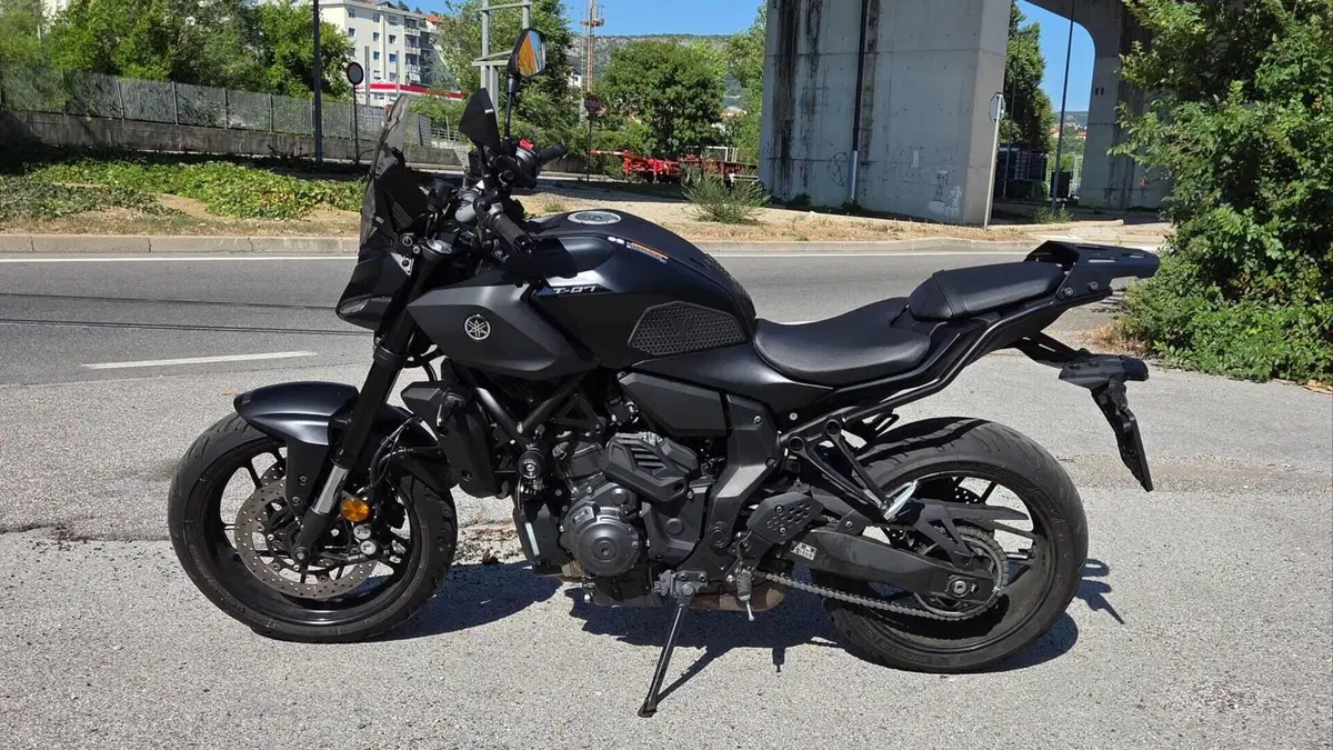 Yamaha MT-07 Y-AMT (2025 - 26)  (3)