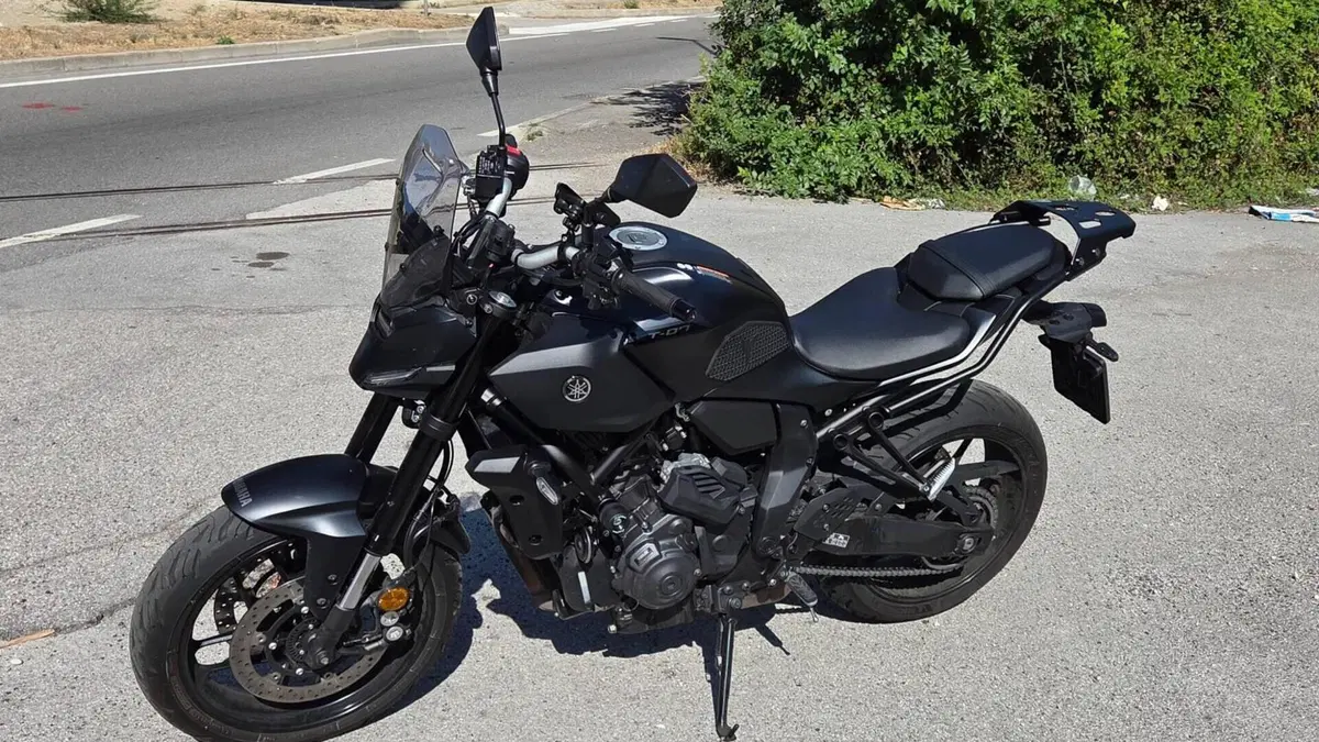 Yamaha MT-07 Y-AMT (2025 - 26)  (2)