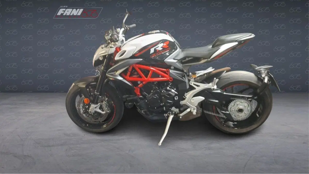MV Agusta Brutale 800 RR (2017 - 20)  (2)